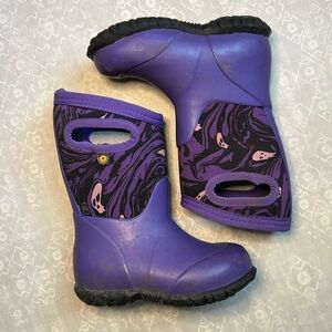 GUC Bogs York Spooky Snow/Rain Boots US 8 Purple